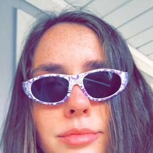 Meet your Posher, Alyson